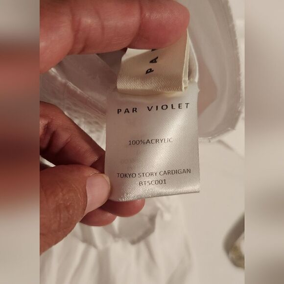 Par Violet V-neck Ruffle Peplum Top in White - Picture 5 of 13